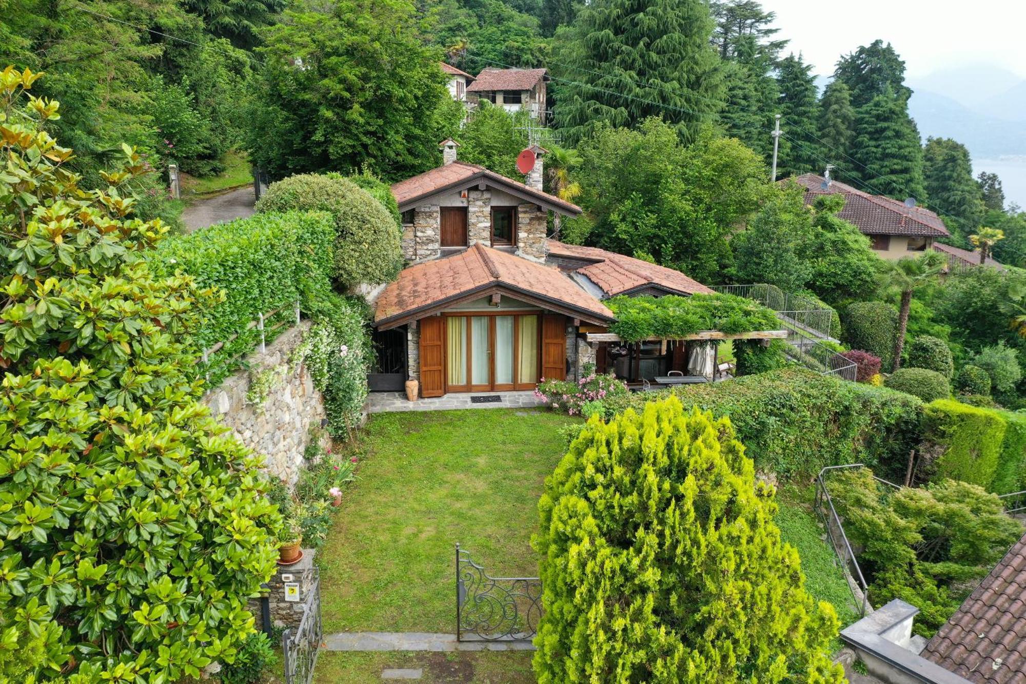 Gia Stresa